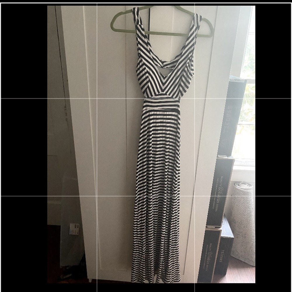 Forever21 open back maxi dress